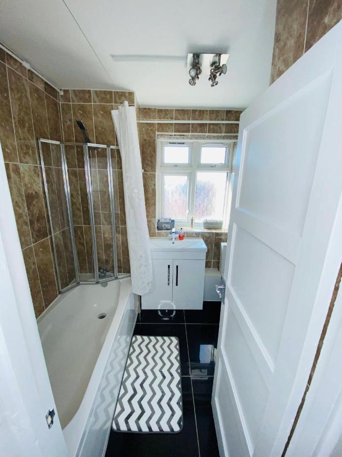 Bright, Spacious, Modern Interior Decor 2 Bedrooms Apartment With Amazing Views London Exteriör bild