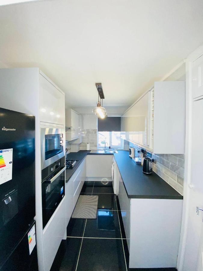 Bright, Spacious, Modern Interior Decor 2 Bedrooms Apartment With Amazing Views London Exteriör bild